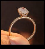 Diamante de eleganță strălucitoare pentru clasic atemporal atemporal atemporal care nu iese niciodată din stil.